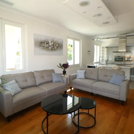 La Loggia De La Salamandre سارلا لا كانيدا