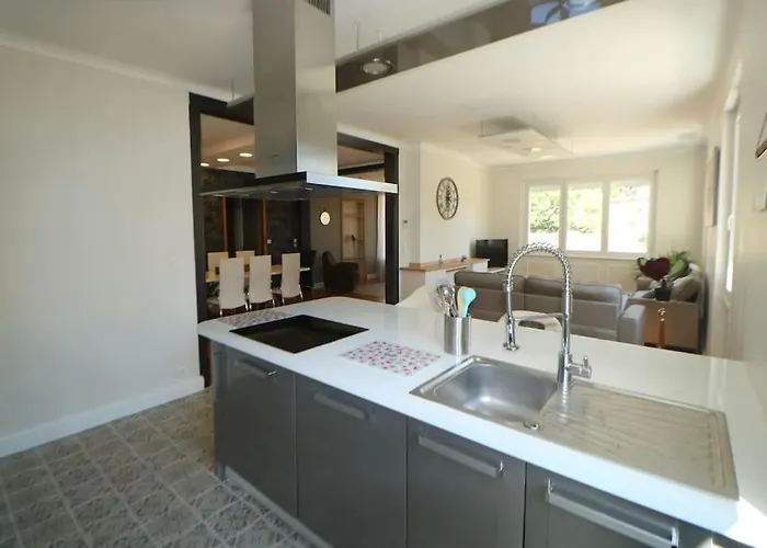 La Loggia De La Salamandre * سارلا لا كانيدا