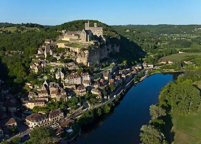 La Loggia De La Salamandre فيلة سارلا لا كانيدا
