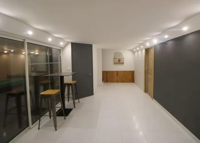 فيلة La Loggia De La Salamandre