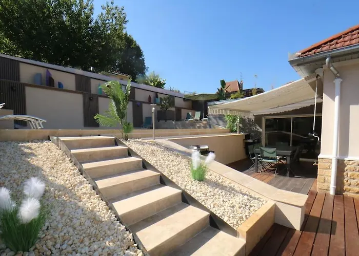 La Loggia De La Salamandre * سارلا لا كانيدا