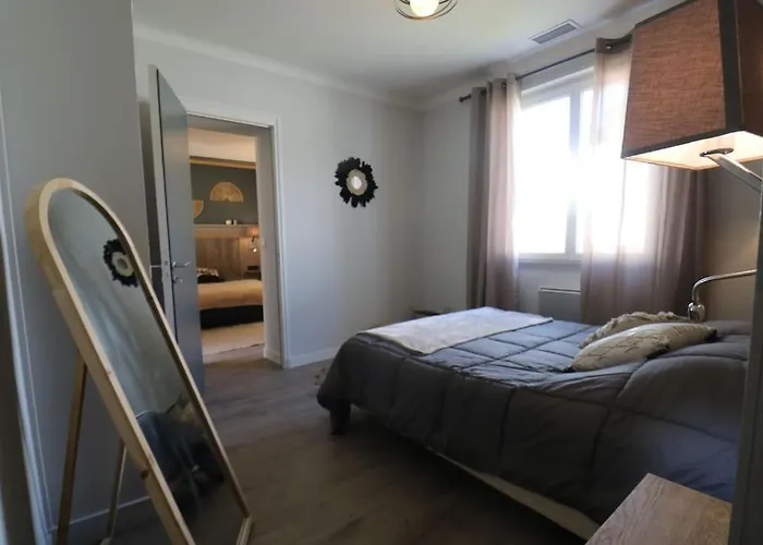 فيلة La Loggia De La Salamandre سارلا لا كانيدا