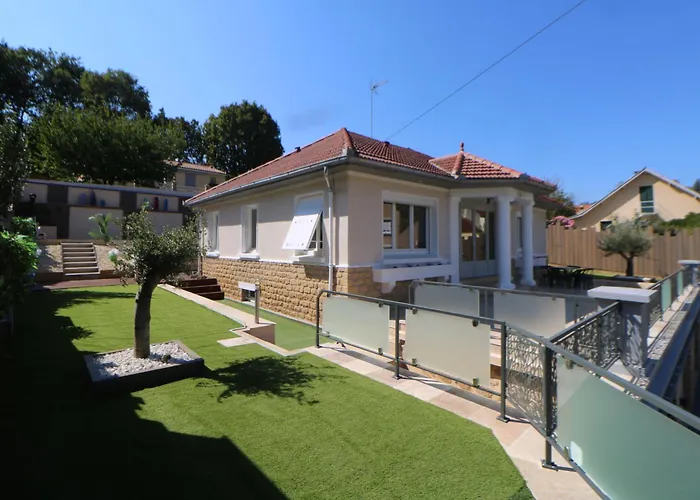 فيلة La Loggia De La Salamandre سارلا لا كانيدا