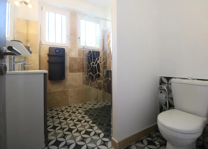 La Loggia De La Salamandre فيلة